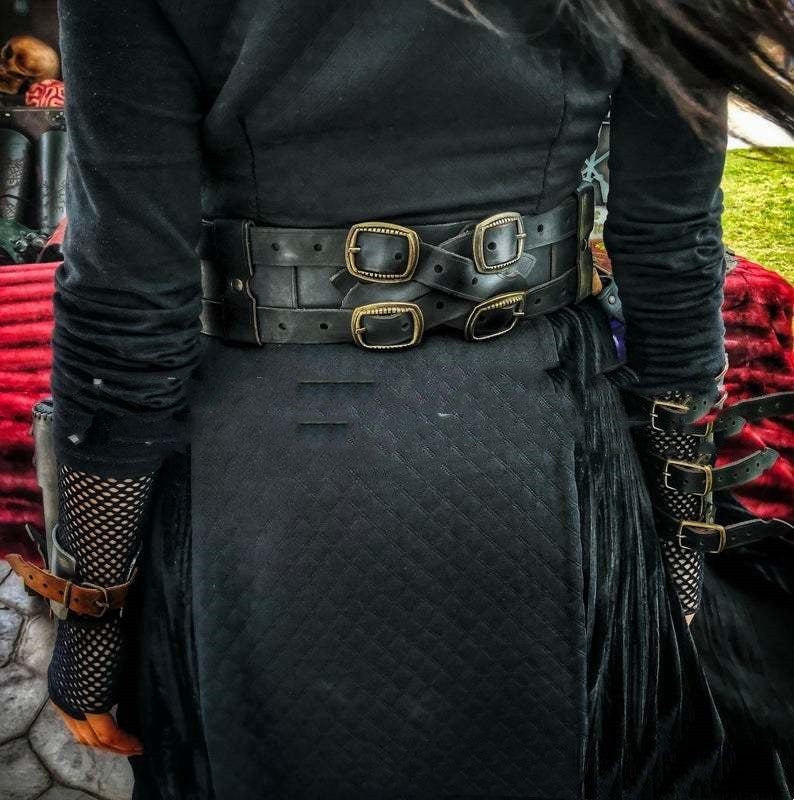 metadigitalstore.com  Medieval Punk Retro Men's And Women's Square Buckle Belt