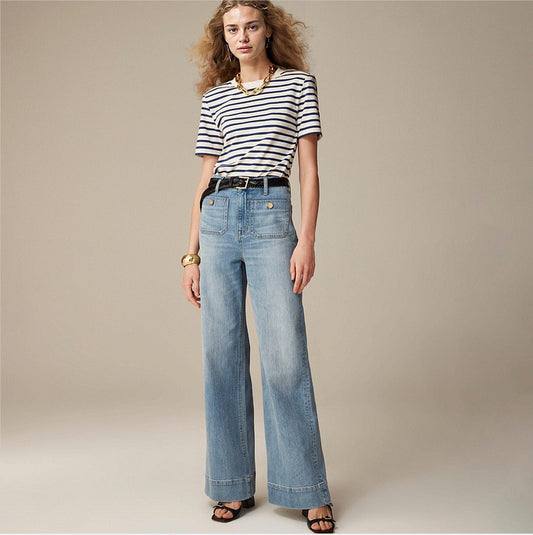 Loose Leisure Washed-out Button Slightly Flared Jeans