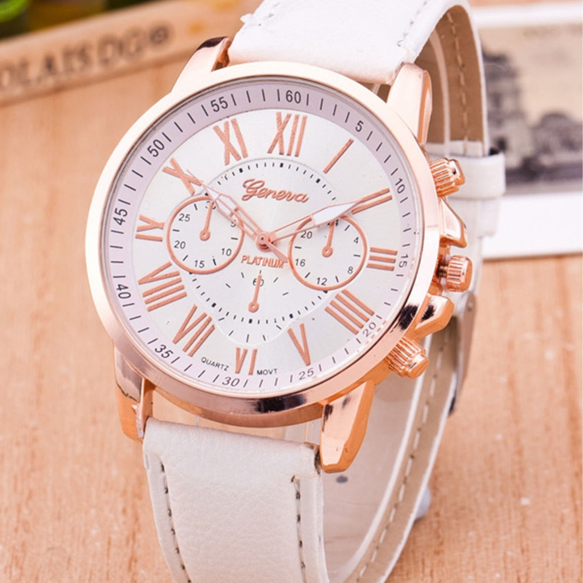 New Fashion Women's Quartz Watch Bracelet Suit